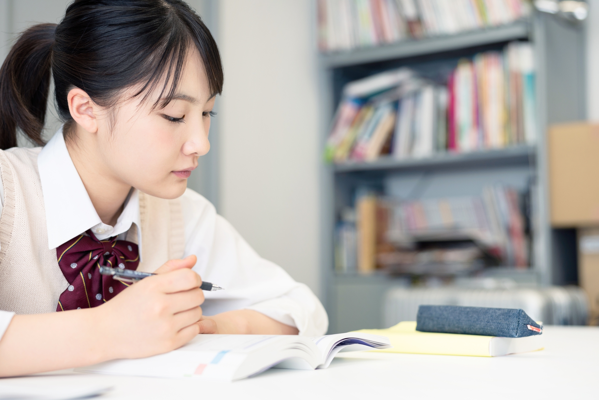 医学部志望の高1生へ──「物理」と「生物」どちらを選ぶべき?